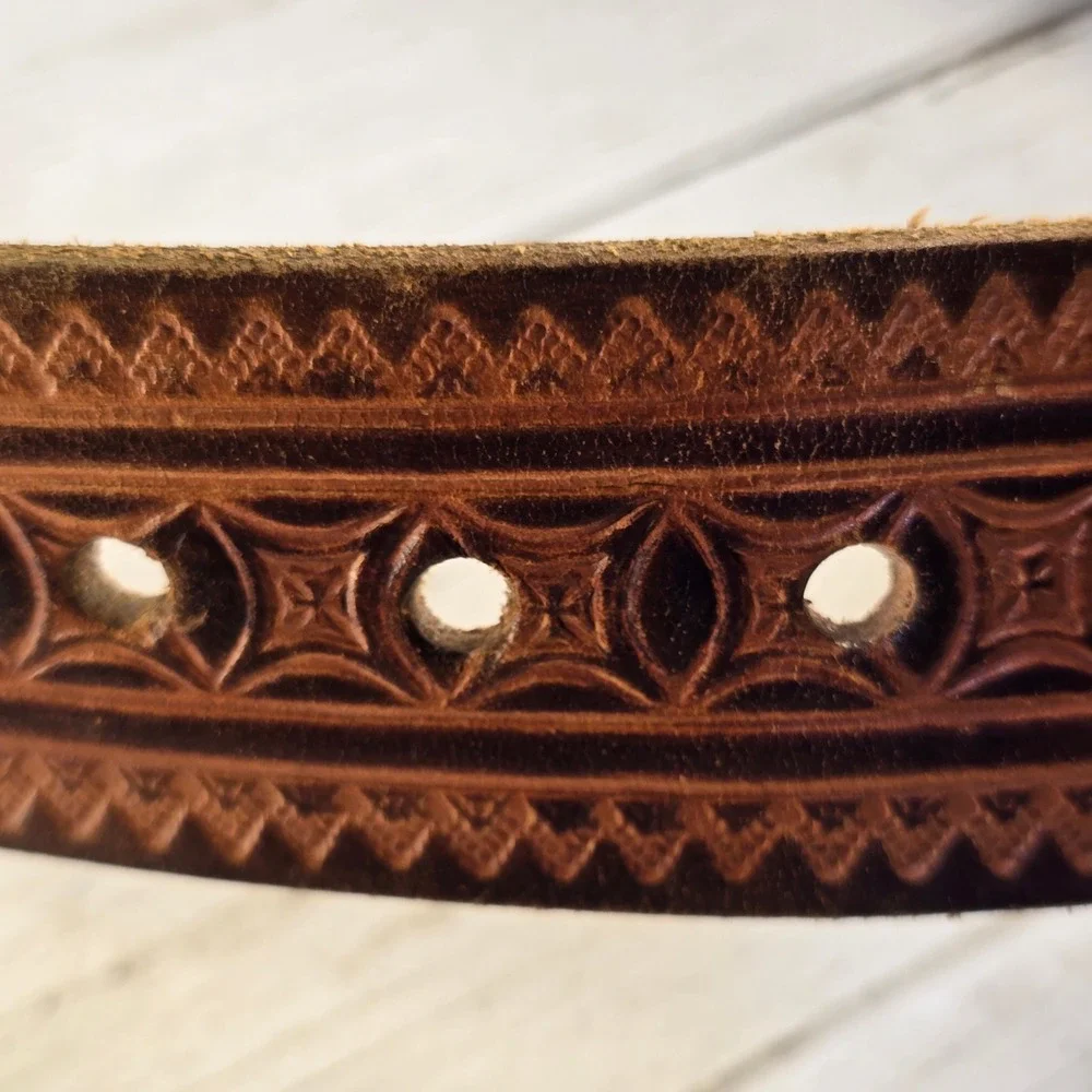 Vintage Tooled Leather Western Belt Horse Head Solid Copper Buckle Brown 32in